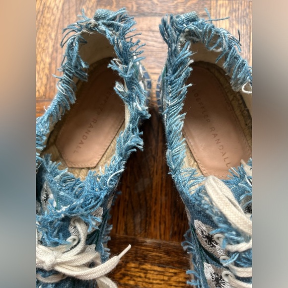 LOEFFLER Randall Espadrilles Blue and White Flowers - Picture 5 of 12